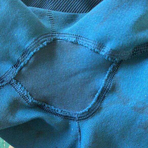 EUC Lululemon Flow & Go 19" Crop Leggings in Alberta Lake (blue) & Black Size 4 - Picture 9 of 16